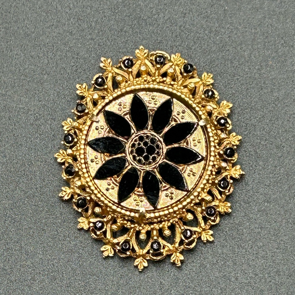 Florenza Victorian revival black glass pendant, brooch style